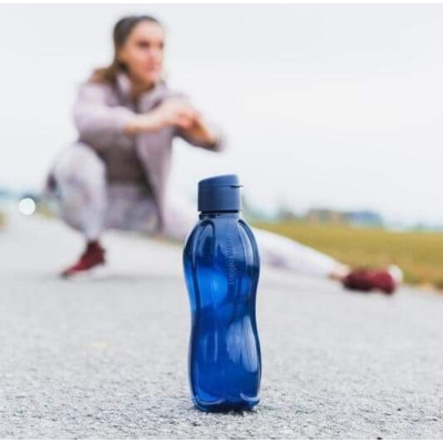 Эко-бутылка 500мл с клапаном Tupperware темно-синяя Эко-бутылка 500мл с клапаном Tupperware темно-синяя